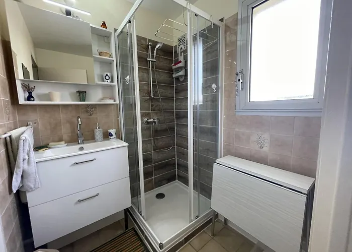 Appartamento Royan: T2 Proche Avec Parking Privé - Fr-1-71-63