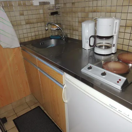 Apartment Royan: T2 Proche Avec Parking Prive - Fr-1-71-63 *