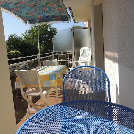 Royan: T2 Proche Avec Parking Privé - Fr-1-71-63 Appartamento Royan